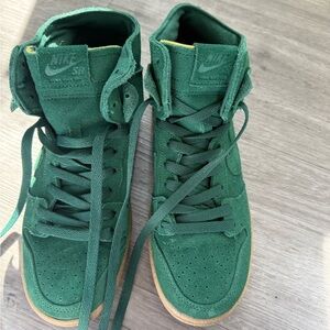 Nike SB Forest Green High-Tops